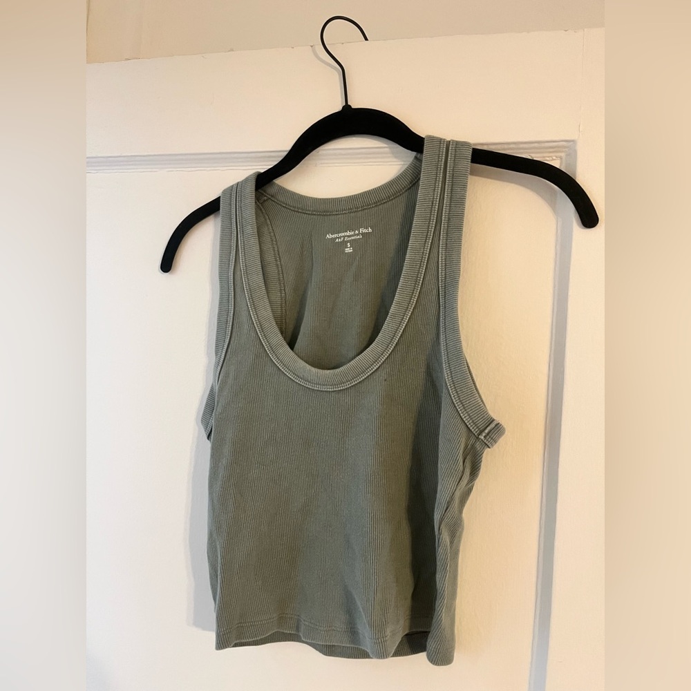 Abercrombie & Fitch cropped tank top